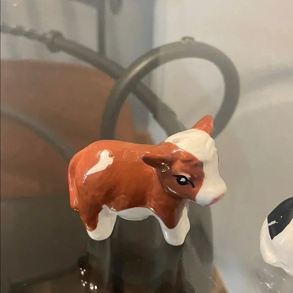 Cow Figurines Set - Picture 3 of 9